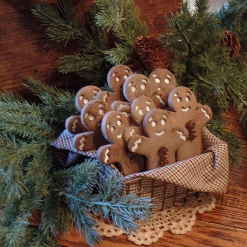 Primitive Rustic Farmhouse Faux Gingerbread Men Cookies~Christmas Tiered Tray Bowl Fillers~Christmas Ornies Decor~Christmas Tree Tucks~